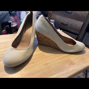 Nine West cream wedges
